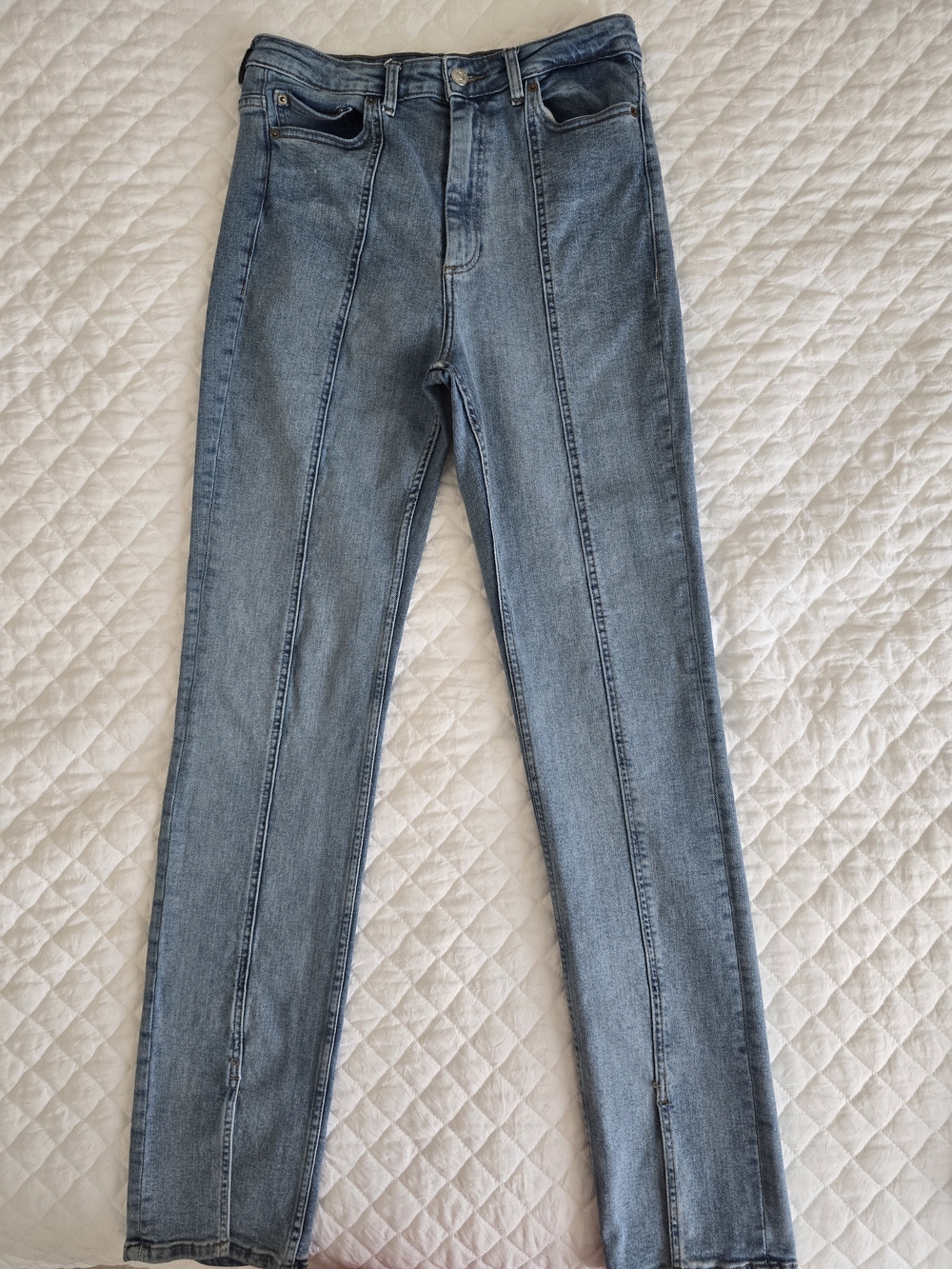 Zara Women's Skinny Jeans in Faded Light Blue Size 10